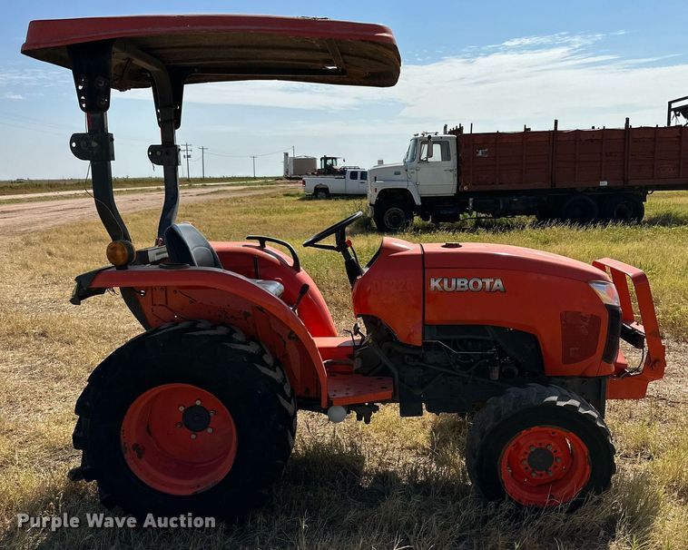 image for item DQ1397 Kubota  MFWD tractor