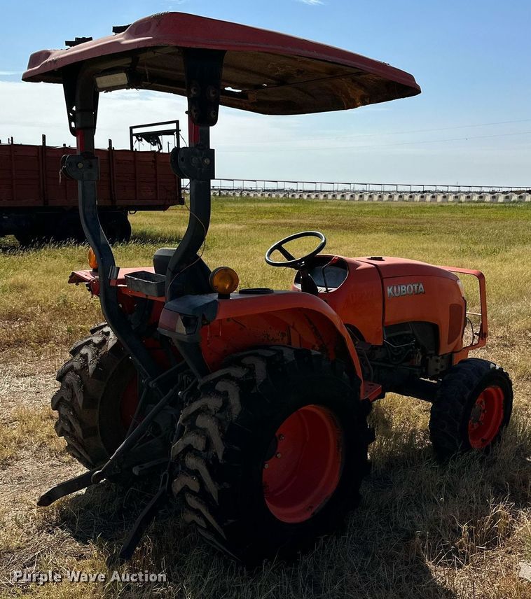 image for item DQ1397 Kubota  MFWD tractor