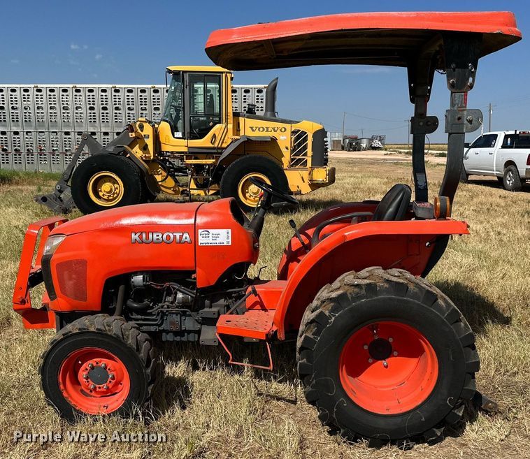 image for item DQ1397 Kubota  MFWD tractor