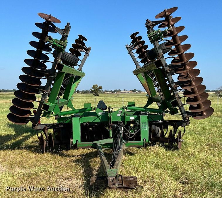image for item DQ2149 John Deere 650  disk