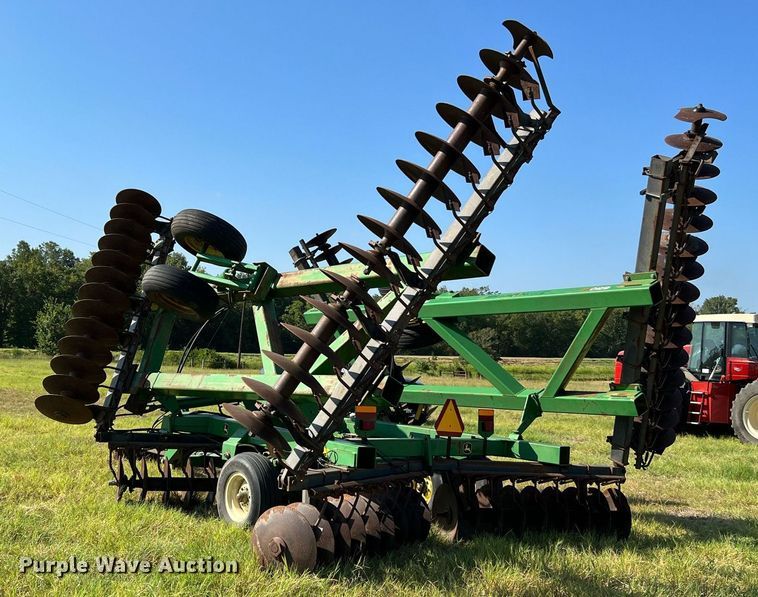 image for item DQ2149 John Deere 650  disk