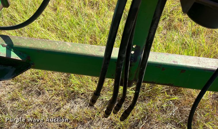 image for item DQ2149 John Deere 650  disk