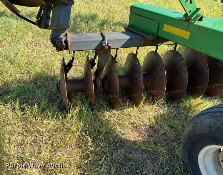 image for item DQ2149 John Deere 650  disk