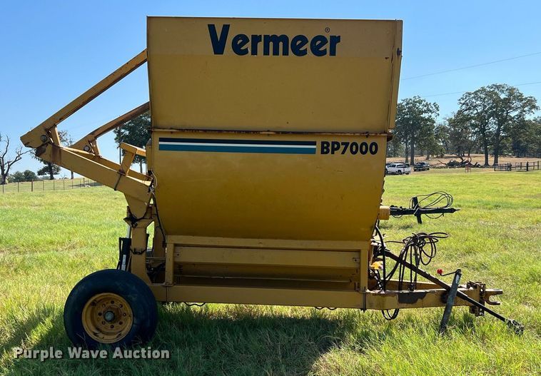 image for item DQ2151 2010 Vermeer BP7000  bale processor