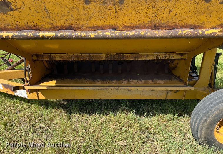 image for item DQ2151 2010 Vermeer BP7000  bale processor