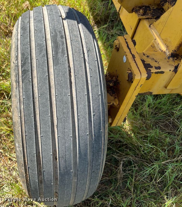 image for item DQ2151 2010 Vermeer BP7000  bale processor