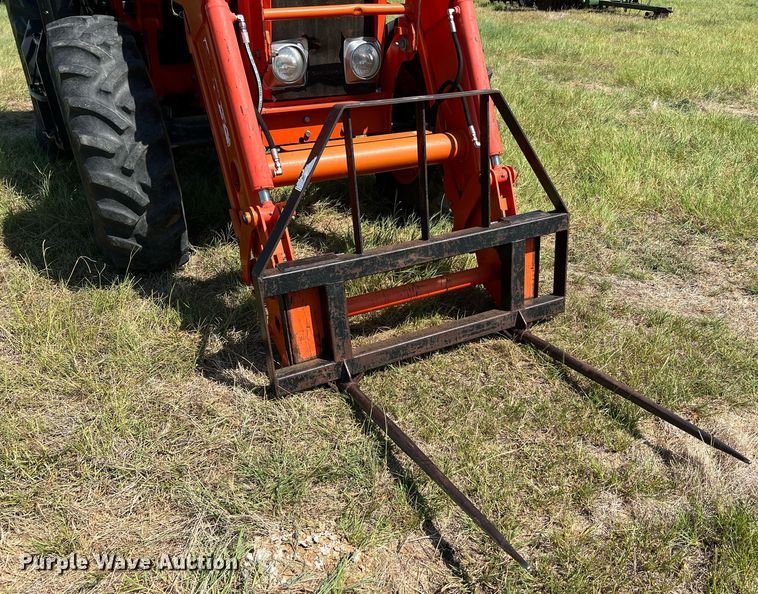 image for item DQ2152 2017 Kubota M6-111  MFWD tractor