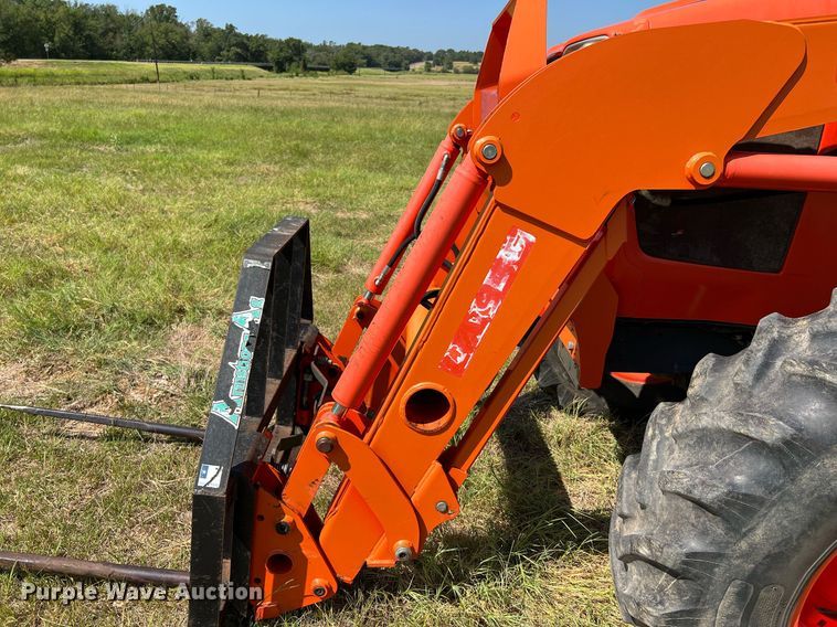 image for item DQ2152 2017 Kubota M6-111  MFWD tractor