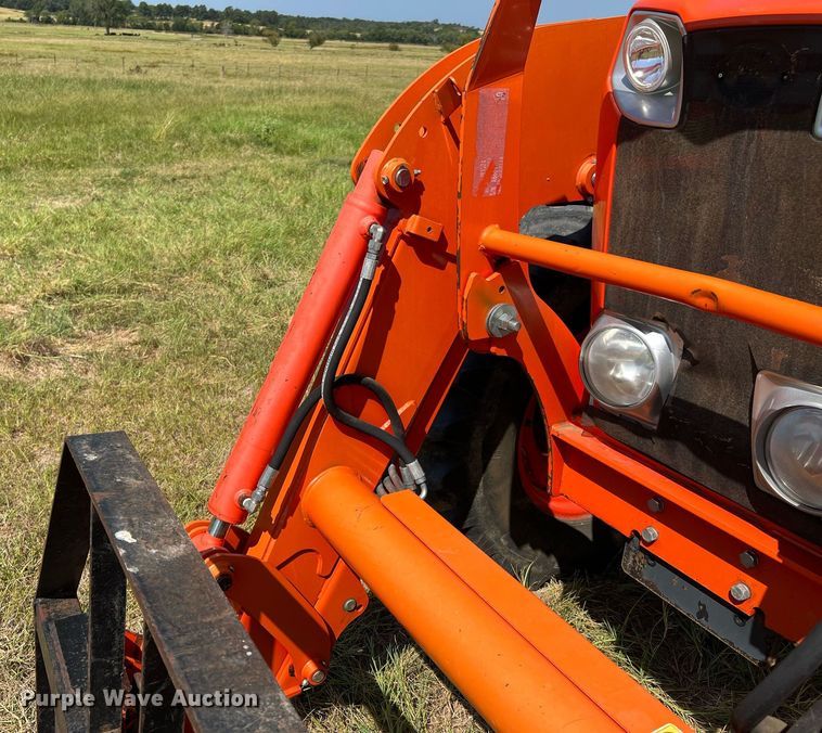 image for item DQ2152 2017 Kubota M6-111  MFWD tractor