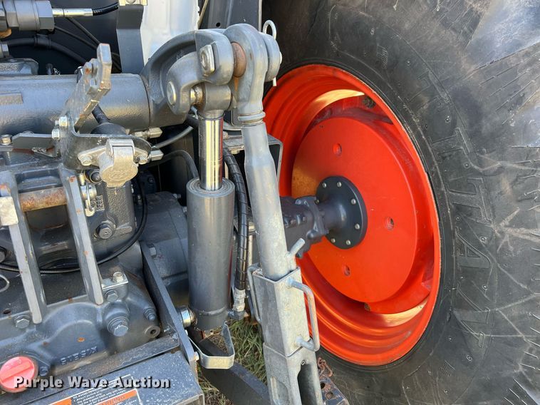 image for item DQ2152 2017 Kubota M6-111  MFWD tractor