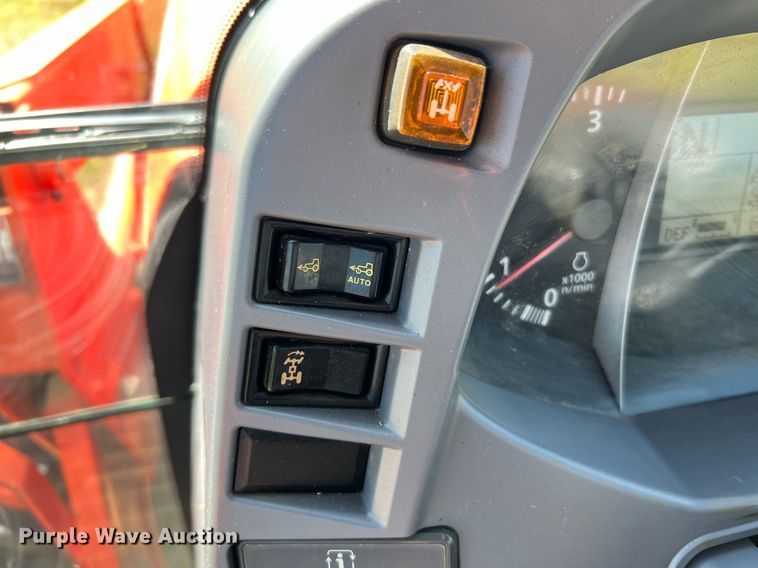 image for item DQ2152 2017 Kubota M6-111  MFWD tractor