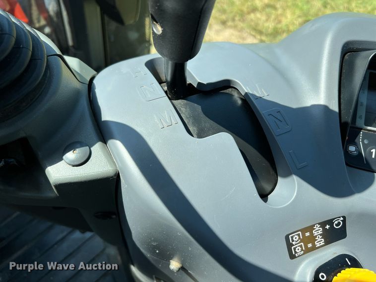 image for item DQ2152 2017 Kubota M6-111  MFWD tractor