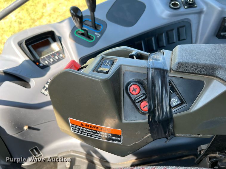 image for item DQ2152 2017 Kubota M6-111  MFWD tractor