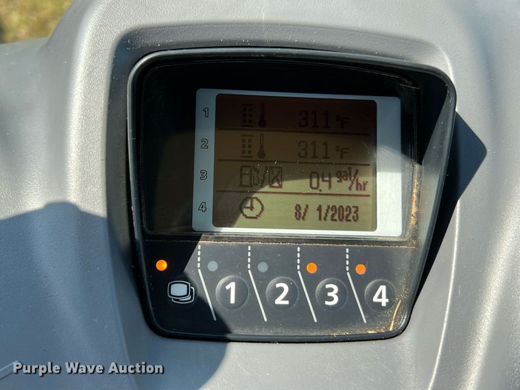 image for item DQ2152 2017 Kubota M6-111  MFWD tractor