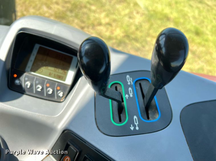 image for item DQ2152 2017 Kubota M6-111  MFWD tractor