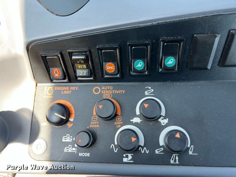 image for item DQ2152 2017 Kubota M6-111  MFWD tractor