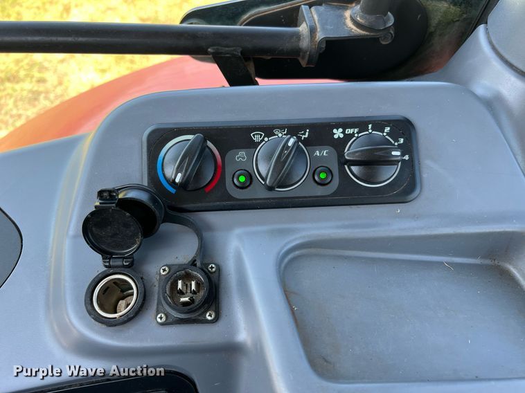 image for item DQ2152 2017 Kubota M6-111  MFWD tractor