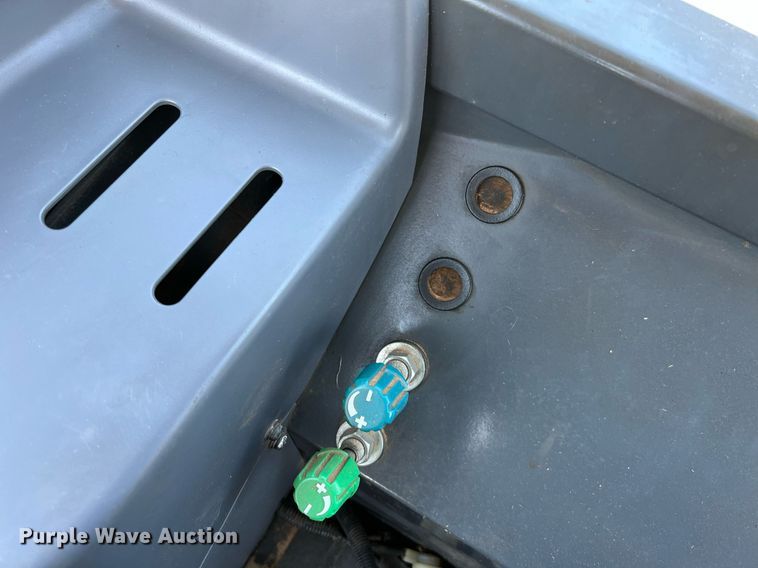 image for item DQ2152 2017 Kubota M6-111  MFWD tractor