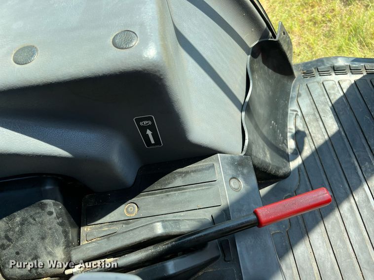 image for item DQ2152 2017 Kubota M6-111  MFWD tractor