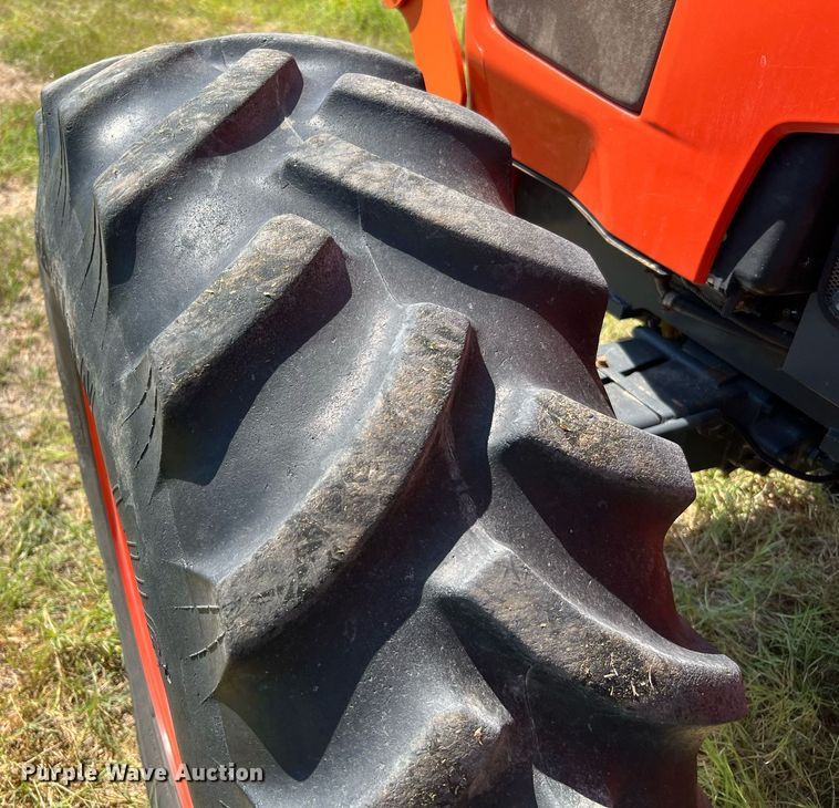 image for item DQ2152 2017 Kubota M6-111  MFWD tractor