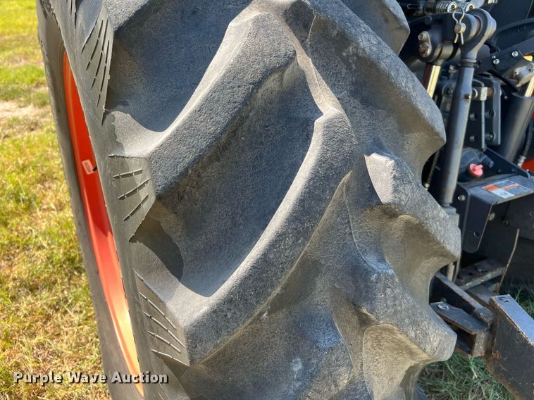 image for item DQ2152 2017 Kubota M6-111  MFWD tractor