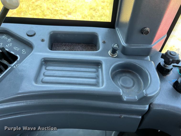 image for item DQ2153 2013 Versatile 2375  4WD tractor