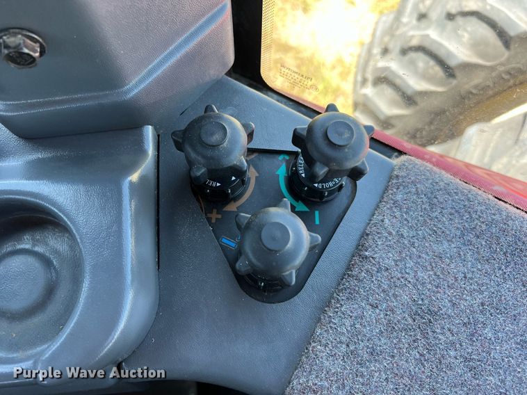 image for item DQ2153 2013 Versatile 2375  4WD tractor