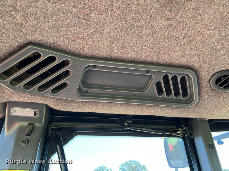 image for item DQ2153 2013 Versatile 2375  4WD tractor