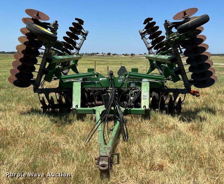 image for item DQ2157 John Deere 650  disk