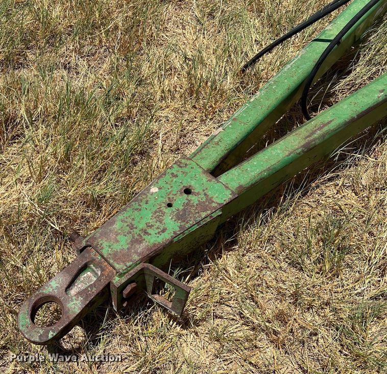 image for item DQ2157 John Deere 650  disk