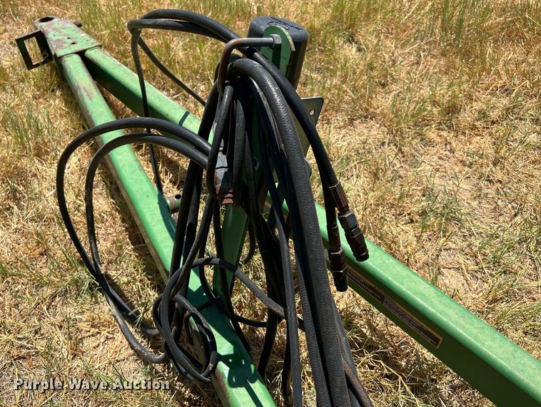 image for item DQ2157 John Deere 650  disk