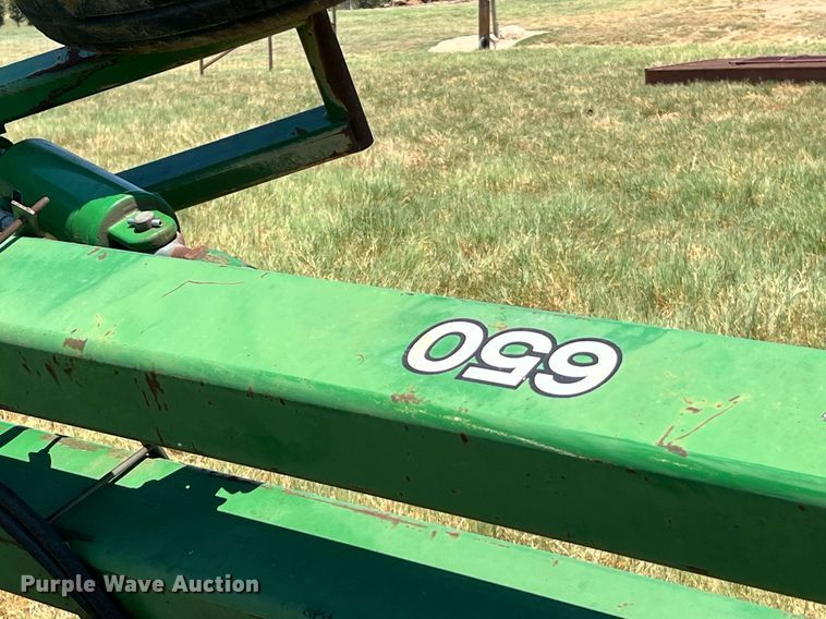 image for item DQ2157 John Deere 650  disk