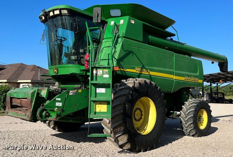 image for item DQ2161 2005 John Deere 9860 STS  combine