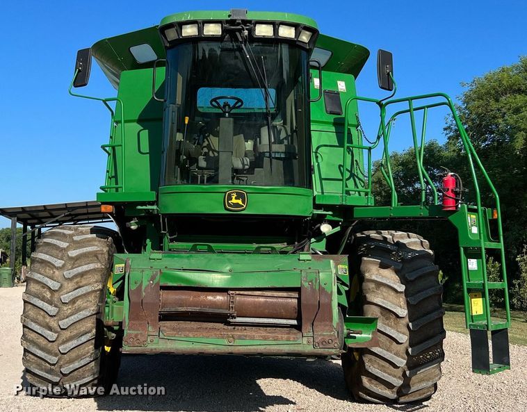 image for item DQ2161 2005 John Deere 9860 STS  combine