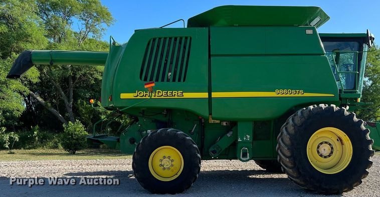 image for item DQ2161 2005 John Deere 9860 STS  combine