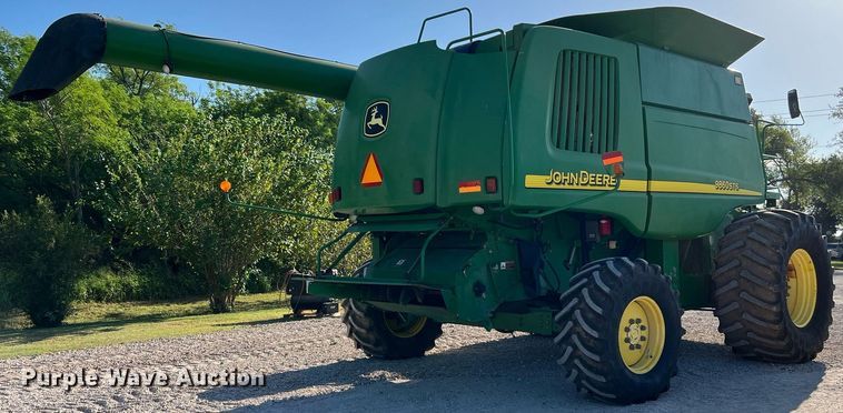 image for item DQ2161 2005 John Deere 9860 STS  combine