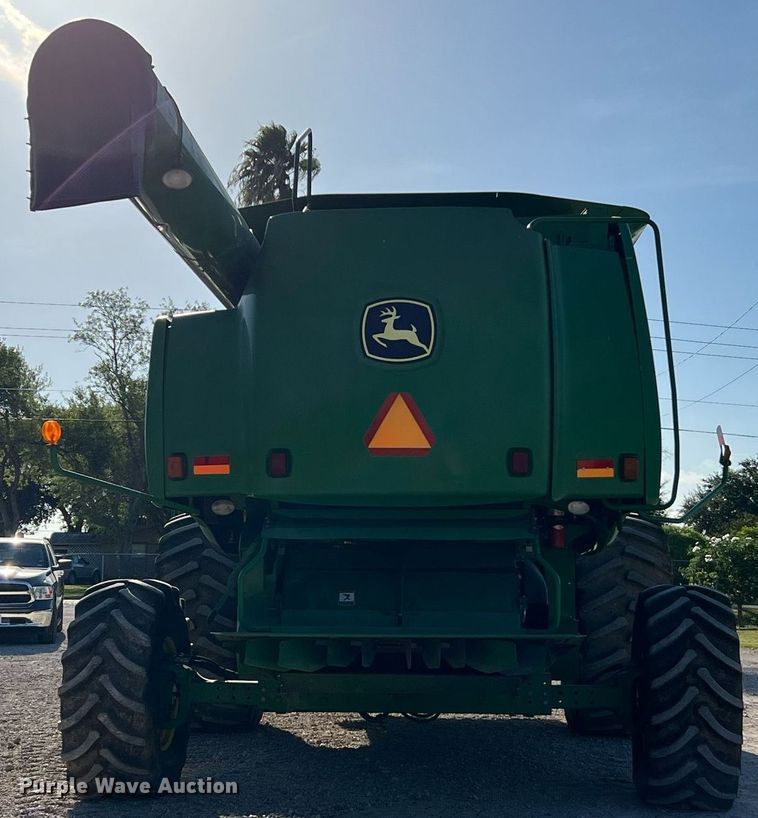 image for item DQ2161 2005 John Deere 9860 STS  combine