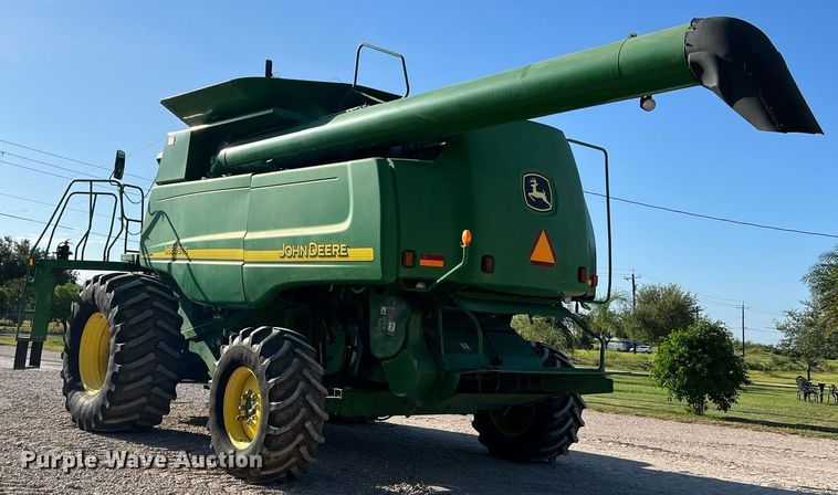 image for item DQ2161 2005 John Deere 9860 STS  combine