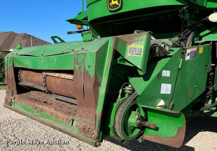 image for item DQ2161 2005 John Deere 9860 STS  combine