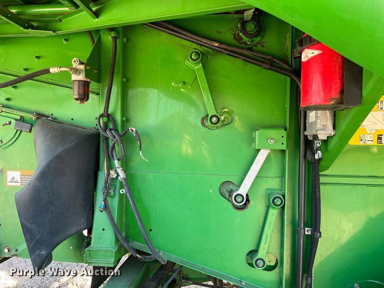 image for item DQ2161 2005 John Deere 9860 STS  combine