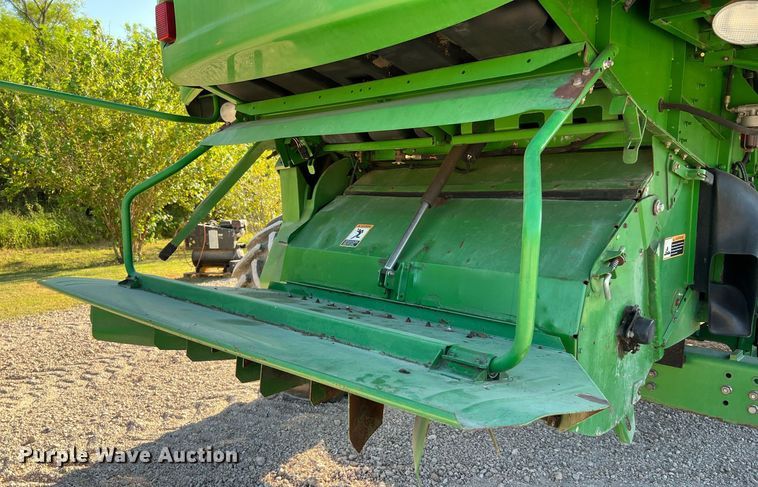 image for item DQ2161 2005 John Deere 9860 STS  combine