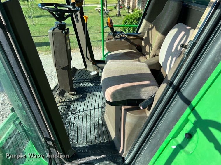 image for item DQ2161 2005 John Deere 9860 STS  combine