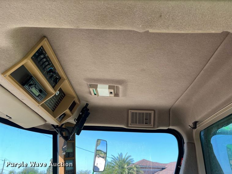 image for item DQ2161 2005 John Deere 9860 STS  combine