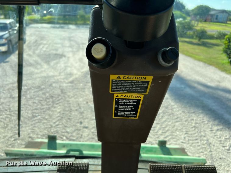 image for item DQ2161 2005 John Deere 9860 STS  combine