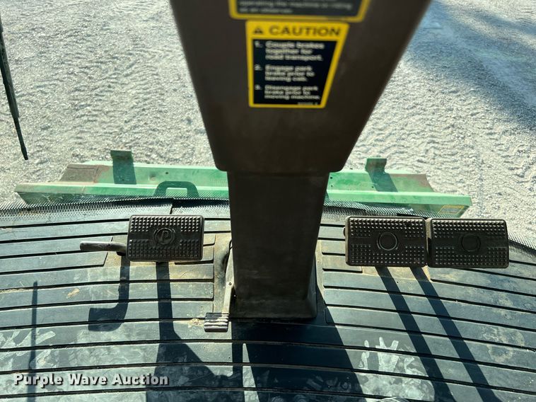 image for item DQ2161 2005 John Deere 9860 STS  combine