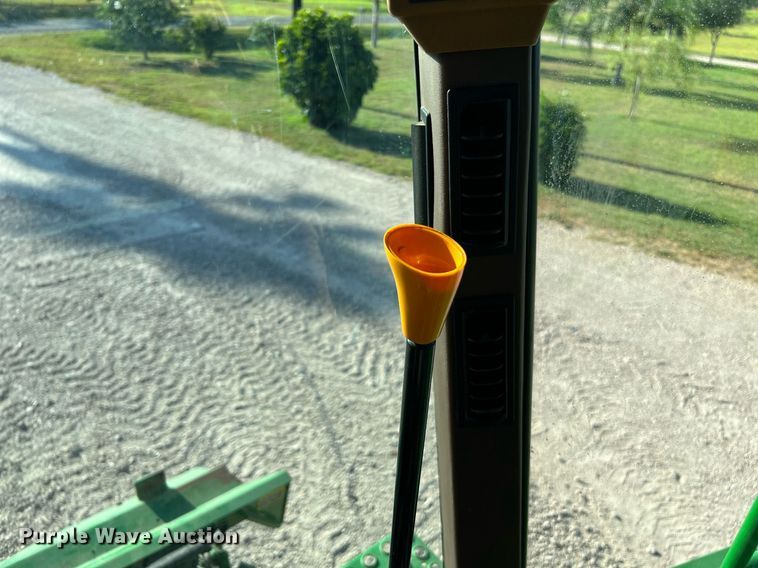 image for item DQ2161 2005 John Deere 9860 STS  combine