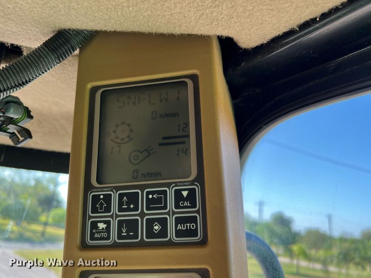 image for item DQ2161 2005 John Deere 9860 STS  combine