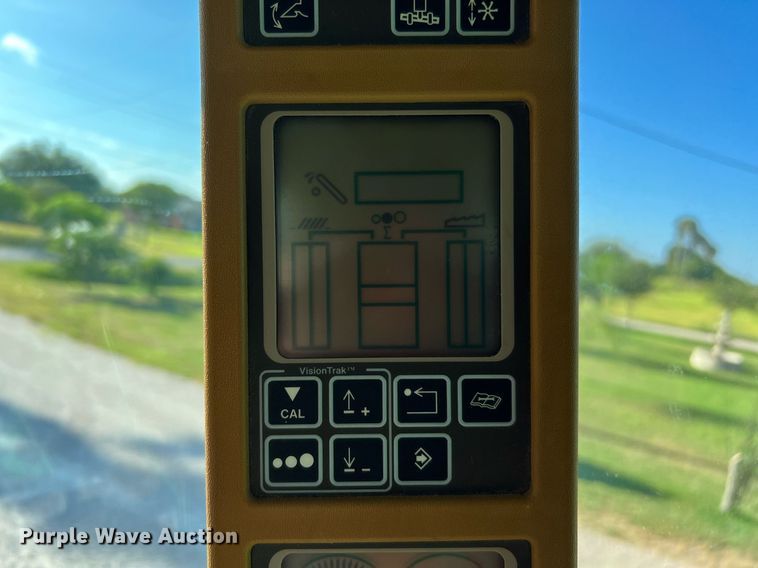 image for item DQ2161 2005 John Deere 9860 STS  combine