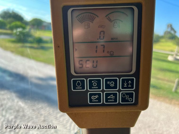 image for item DQ2161 2005 John Deere 9860 STS  combine