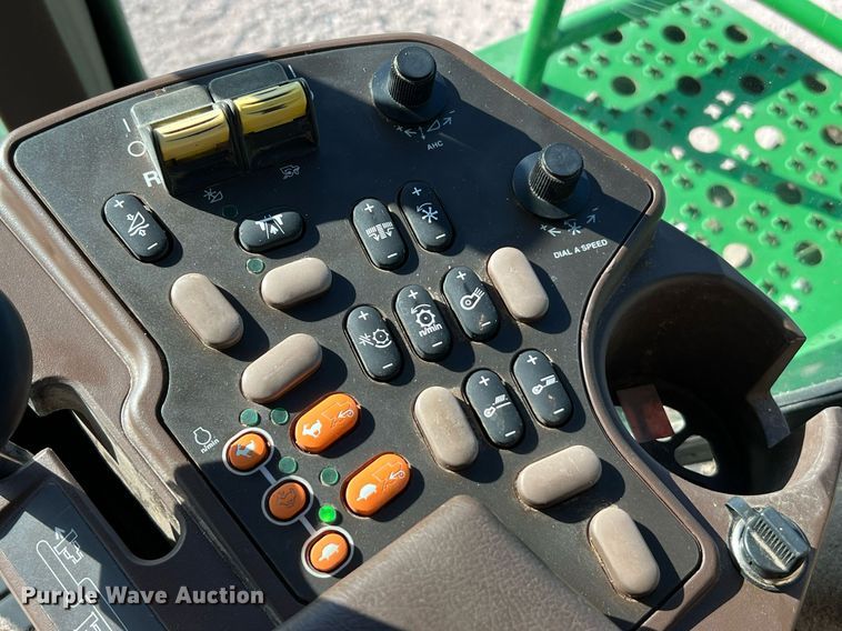 image for item DQ2161 2005 John Deere 9860 STS  combine